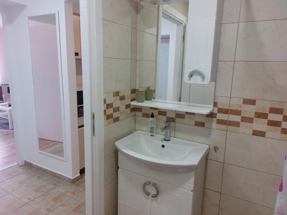 Apartman Centar Szávaszentdemeter Kültér fotó