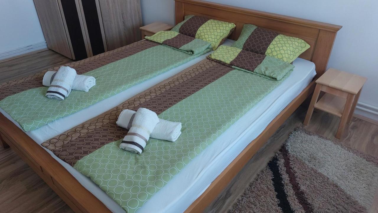 Apartman Centar Szávaszentdemeter Kültér fotó