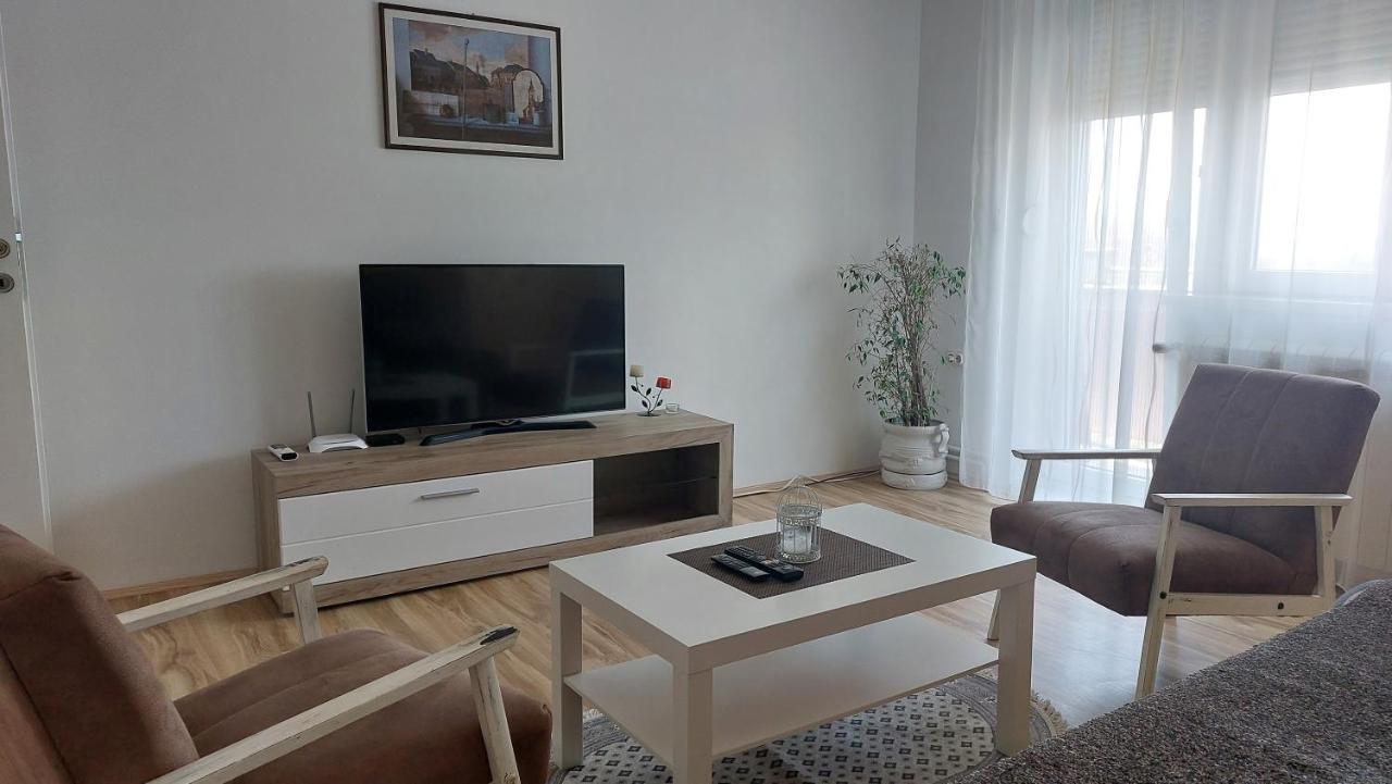 Apartman Centar Szávaszentdemeter Kültér fotó